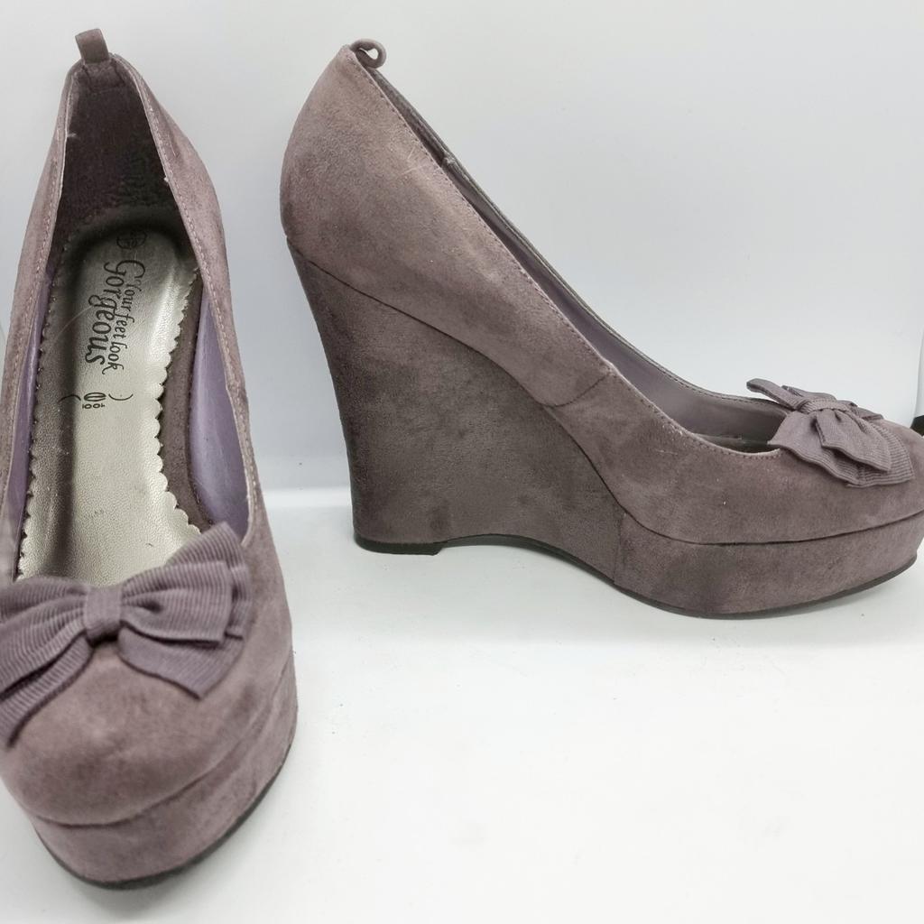 brand new wedge pumps