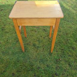 Lovely desk, marks as you would expect. Lid lifts with storage inside.
60.5cm w
42cm d
76cm h