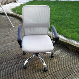 Office chair. Heavy and very sturdy. Has some marks on the arms as shown in photos but apart from that’s works fine and very comfy