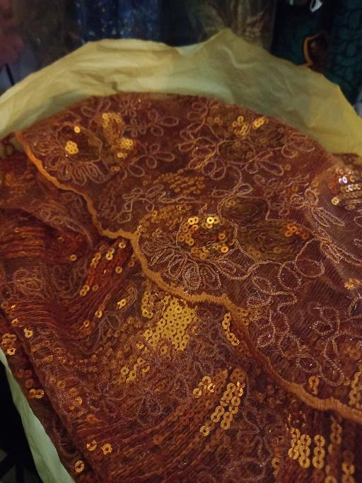 Buy & Sell Old Kent Road South East London - Photos for Cooper coloured sequined Material