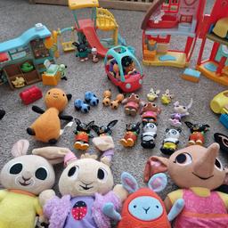 massive bing bundle.

bings house
playground
pagets shop
wooden lunchbox
flops car
walking talking bing (needs batteries)
some plush toys including 3 talking ones (sula, bing and pando) (need batteries)
also a few figures included