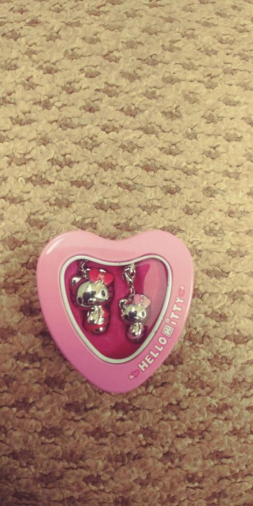 Buy & Sell Worcestershire Bromsgrove - Photos for Brand New Hello Kitty Charms In A Tin