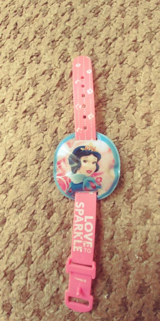 Buy & Sell Worcestershire Bromsgrove - Photos for Snow White Strap Bracelet