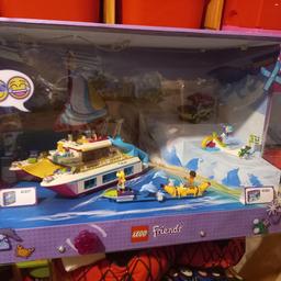 lego friends diorama ex display
sets in there are 41317 & 41321
lights up and slider to move some bits.
ideal display in a kids room or for any lego fan.
£70 collection only. no posting. no delivery