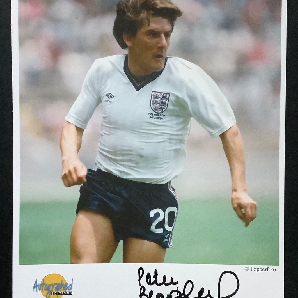 A Westminster Autographed Editions photograph.
It has been signed by the Newcastle United and Liverpool legend Peter Beardsley.
It measures 10” x 8”.
A faint mark on the back right hand side (no impact on the text).
Otherwise is in excellent condition.
£39.99 ono.