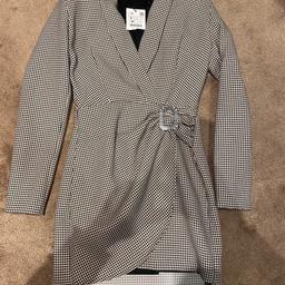 Zara womens brand new dress with tags
Small size
Has a zip on the side as shown in pictures
Open to offers
Message for info