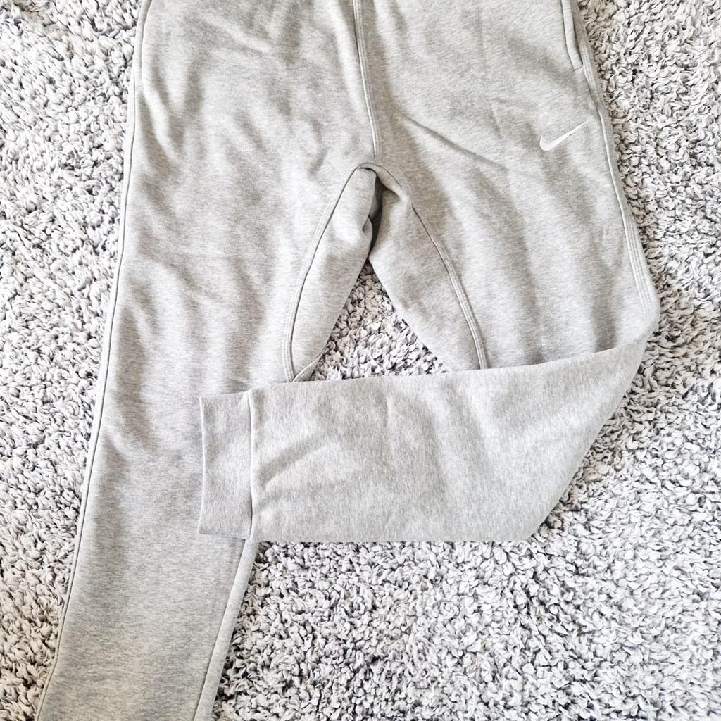 Nike Joggers
Size M
Brand new with tags