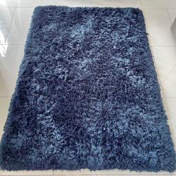 Blue rug
Deep pile / shaggy
Beautiful rich blue
170cm x 120cm
Great condition
Collection only please