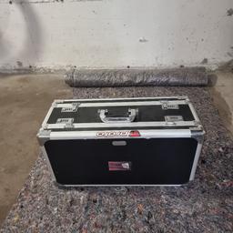 Ehemals Painball Koffer wurde benutzt für den Transport für Fausfeuerwaffen.Kleine Gebrauchspuren siehe Foto.
Kein Versand,Artikelstandort Bregenz