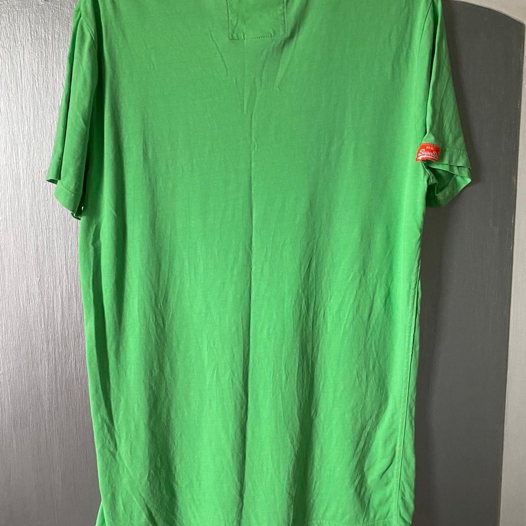 Perfect condition
Hardly worn
Mens M would fit UK10/12