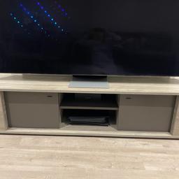 Kept in really good condition fits 85” TV
L190cm, D42cm, H45cm
Top shelf L54cm, D32cm, H17,
Bottom shelf L54cm, D42cm, H19 1/2
Door storage L65cm, D 33cm, H39cm
Delivery available at an extra cost if not too far.