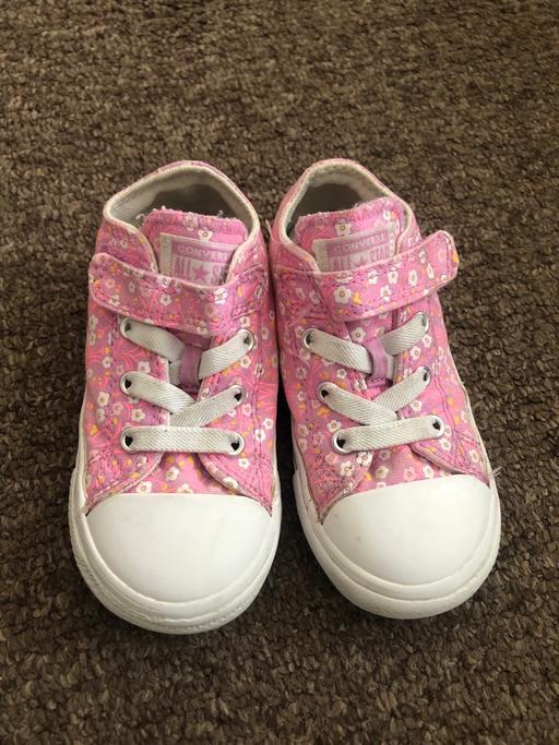 Buy & Sell East London Victoria Docks - East London - Photos for Girl Converse Shoes