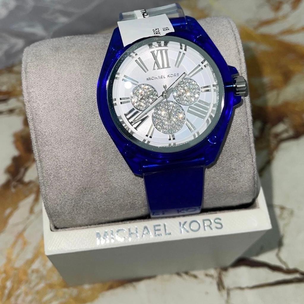 This is a brand new MK6680 watch which I got as a wedding present. It comes with in its original box along with genuine MK tags. Originally for £219 but selling for £160.
