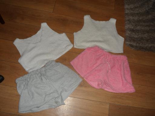 Buy & Sell Greater Manchester Manchester - Photos for 2 FLUFFY CROP TOPS AND 2 FLUFFY SHORTS XL