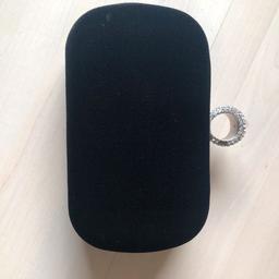 Damen Box Clutch (schwarz ) / Abendtasche mit strassbesetztem Ring