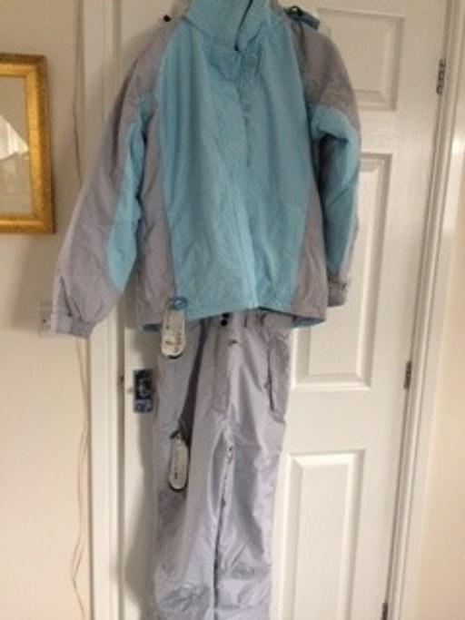 Buy & Sell Wrexham - Wales Gresford - Wrexham - Photos for Brand new Femail matching ski suit