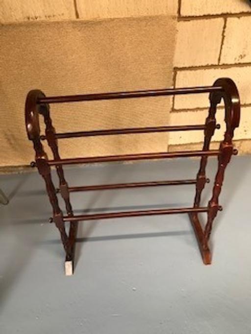 Buy & Sell Wrexham - Wales Pandy (Wrexham) - Wrexham (Wrecsam) - Photos for WOOD FLOOR STANDING TOWEL/CLOTHES RAIL