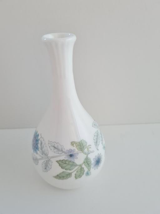 Buy & Sell Derbyshire South Derbyshire - Photos for Wedgwood 'Clementine' Bud Vase