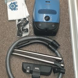 used like new
selling it as we decided to buy a smaller onr
in perfect working condition
few very small scratches
new £159

collection from HA1
no offers pls