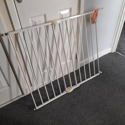 Stair gates no longer need in box for details can go wide and small