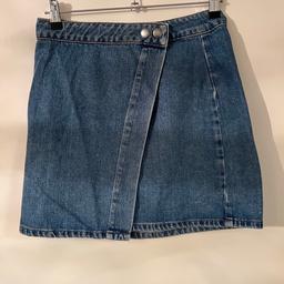 Hi and welcome to this beautiful looking Womens ASOS Denim Wrap Mini Skirt Size Uk 8 in mint condition thanks