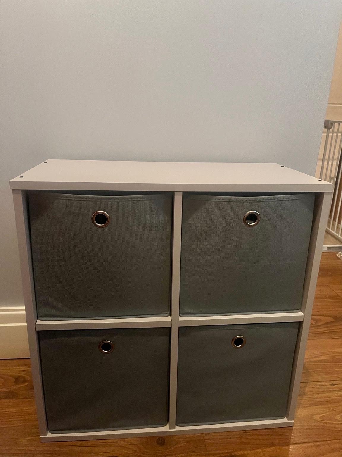 Grey cube storage unit and canvas cubes in OL9 Oldham for £25.00 for