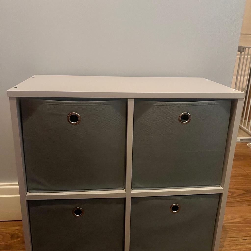 Grey cube storage unit and canvas cubes in OL9 Oldham for £25.00 for