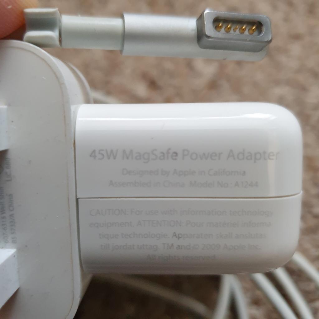 Genuine Apple 45W MagSafe 1 Charger A1244 MacBook power adapter supply Pro Retina
MacBook Air , mac , pro, etc.
it's still available.
cash and collection preferred west drayton ( London )
shipping £3,90 tracking

Kindly please don't disrespect by offering silly money.

no timewasters please