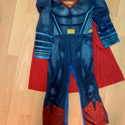 Verkaufe Superman Kostüm!
Größe 3-4 Jahre