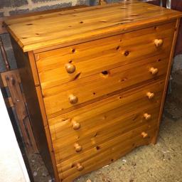 Chest of drawers 80x40x93cm and bedside drawer.45x40x47cm
Solid pine. 
Ready to collect….