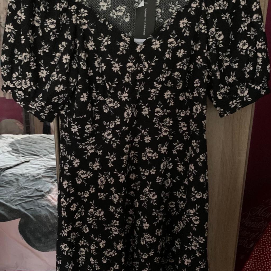 Brand new with tags mini dress from Dorothy Perkins
Having a clear out of items I will never wear
Size 12 r.r.p £28