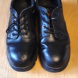 Mens safety shoes, size 8. Oil resistant, anti slip and anti static. Good condition as shown in pics.