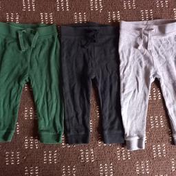 x3 baby boys joggers
Green, Grey and black
In excellent condition only worn few times
6-9 months
No marks or stains
Brand George
£6
Smoke free pet free house
Message me for postage enquiries

See my other ads for more item
Thankyou