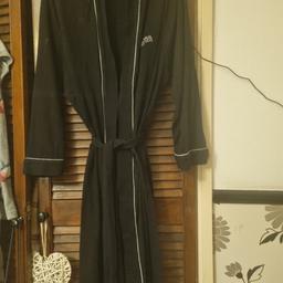only worn a few times, mens boss dressing gown. in excellent condition