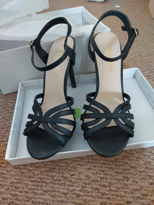 Buy & Sell West Midlands Wolverhampton - Photos for strappy healed sandals