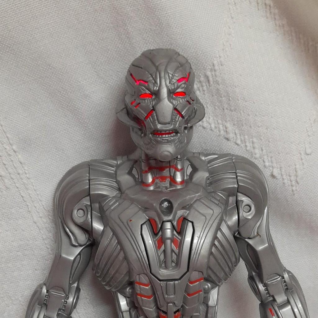 Large Action Figure #5 Ultron Talking in für £ 12,75 zum Verkauf ...