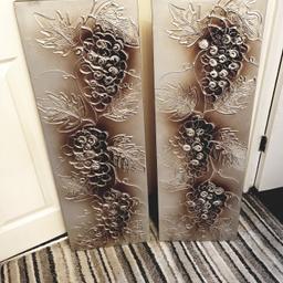 A Matching Pair Of Wall Art Picture Canvases.
Siver& Bronze
Flower Design
Long Canvases
Good Condition
 Collection Only