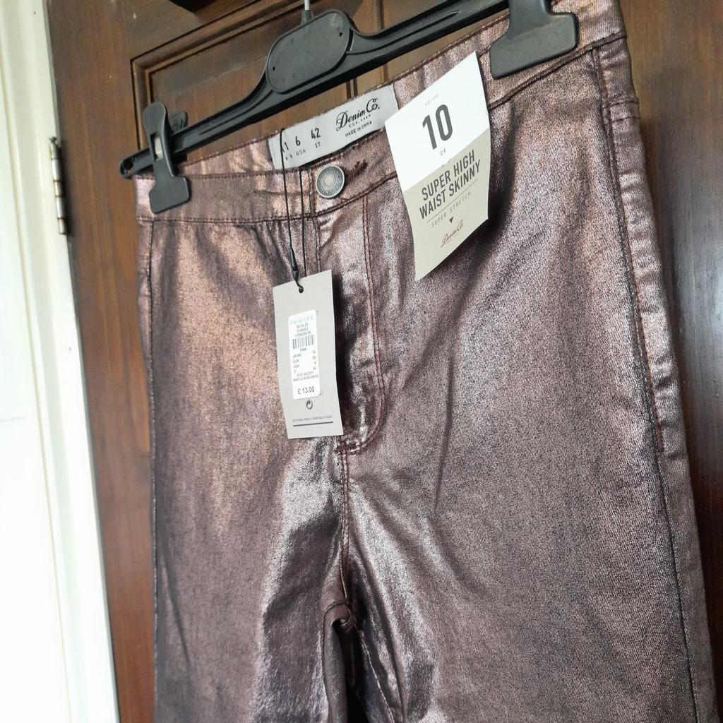 Size 10.
From Denim Co - Primark.
New with tags, bought for £13.
Metallic bronze colour.

--------------------

If want measurements +/or more pictures, please ask.

--------------------

Audenshaw Gorton Ashton Denton Openshaw Droylsden Manchester Hyde Tameside Reddish Dukinfield Stalybridge ladies womens girls size 8 size 6 jeans slim fit jeggings party brand new bnwt small medium bottoms 80s