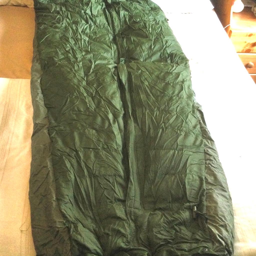 British Army 58 pattern sleeping bag, waterproof backing and filled with feather down fitted hood with drawstrings.
In good condition
Size Long