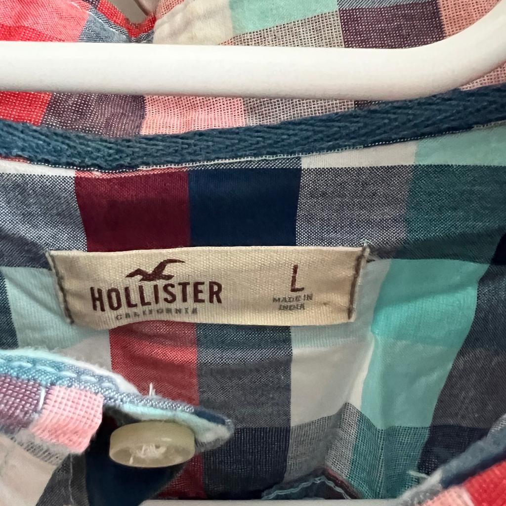 Verkaufe dieses Herren Hemd von Hollister in der Größe L. Dieses Hemd wurde nie getragen. Privatverkauf daher keine Garantie, Rücknahme oder Gewährleistung.