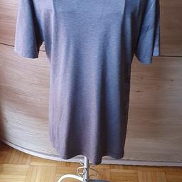 Tshirt in Größe S von Firma Nike und Farbe Braun. Länge 71cm. Von Axel zur Axel 49 cm.100%Polyester. Versand 3€