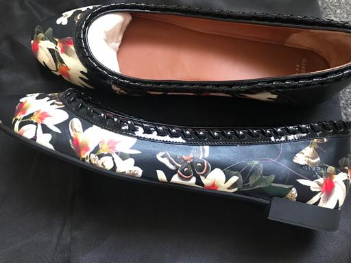 Buy & Sell West Midlands Sandwell - Photos for Size 4 Givenchy Flat Floral Leather Shoes