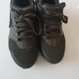 Nike Huarache size 5.5 in Excellent condition. military green