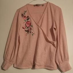Dorothy Perkins top/jumper size 12
Collection burscough or willing to post if you can pay through paypal and cover the p&p charges
Please take a look through my other items