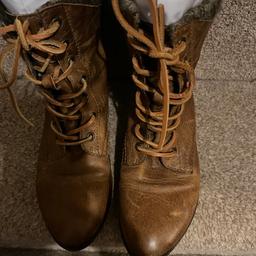 Aldo leather boots , does show some signs of wear but overall in good condition.
Please look at photos .
Was quite expensive when purchasing.