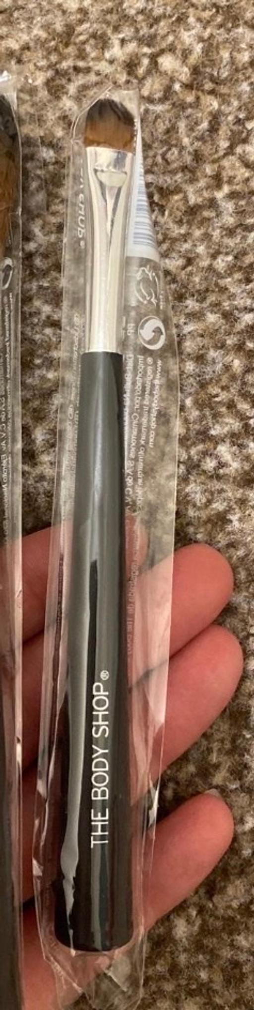 Buy & Sell West Midlands Sandwell - Photos for Body shop eyeshadow brush