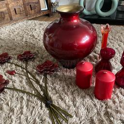Large red vase and a few little pieces, collection from WS9

Free to collector