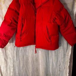 Verkaufe rote Herren Winterjacke aus Daunen von Lacoste.. 1-2mal getragen ..
Original von Lacoste NP: 350 Euro
Festpreis!!
Nur Abholung in 91301 kann auch versendet werden gegen Gebühr !!
