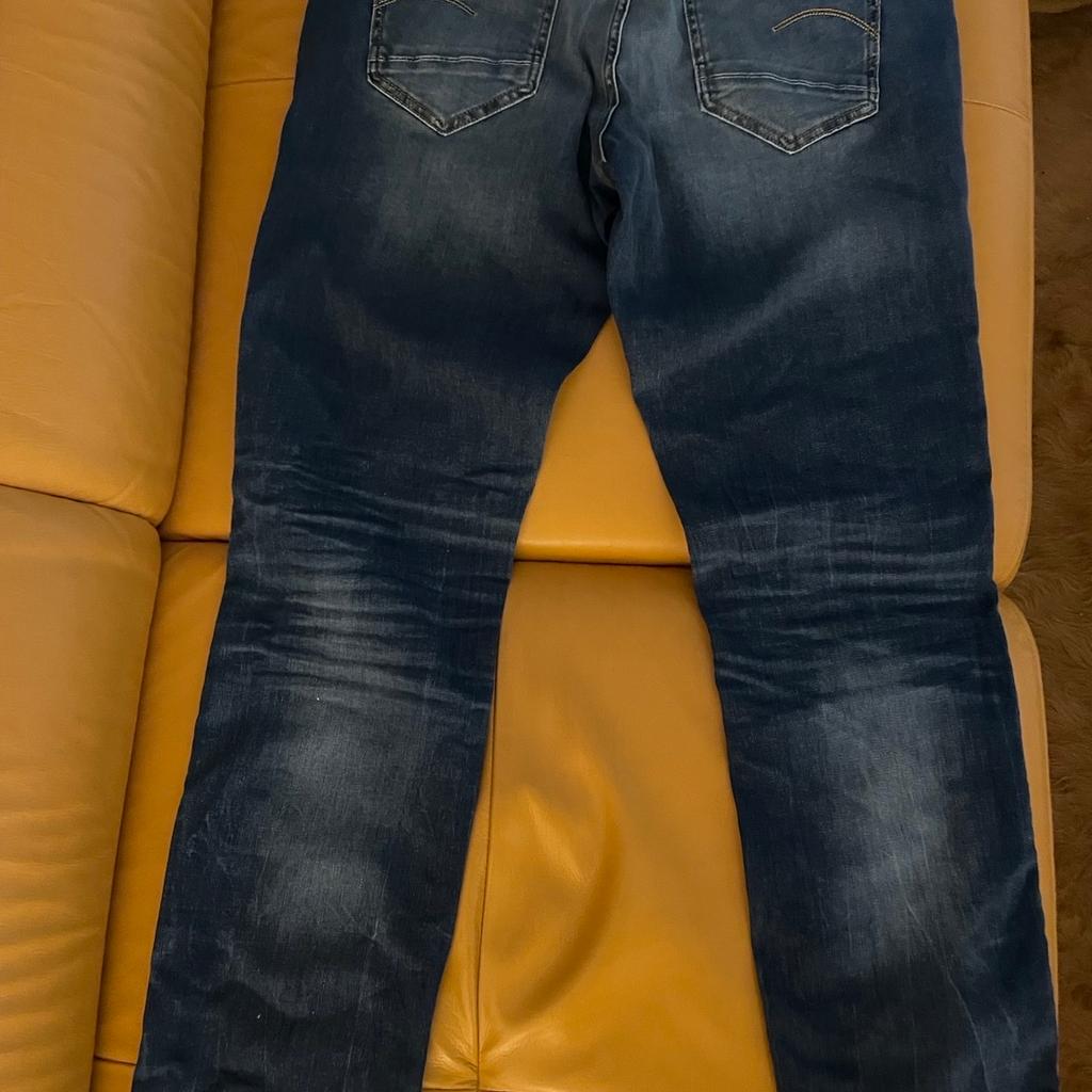 Damen Jeans Größe 36/34 ***NEUE***
Ladenpreis 119,95€