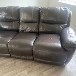 Dark brown leather recliner sofa which I had from dfs recliner works there some patch on the arm
Of chair and some lightning stains on seats and arms I think maybe we're sun caught it nothing major but can be seen can be covered with throw over I am selling due to living room change of colour I have more photos but can't list anymore on here collection only
From b17 0NB